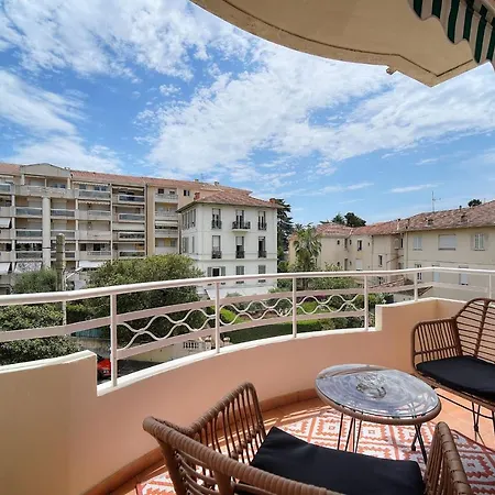 Immogroom - Spacious 3-room - Garage - Terrace - Air Conditioning Apartment *
